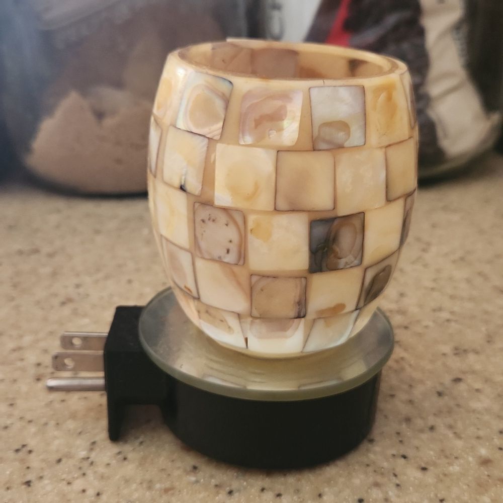Capiz Shell NightLight - Picture 3 of 12